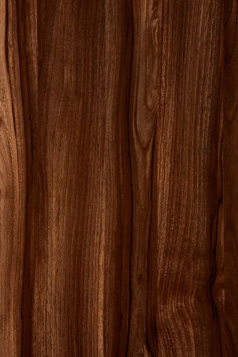 Madera natural de roble y nogal para mobiliario mediterráneo